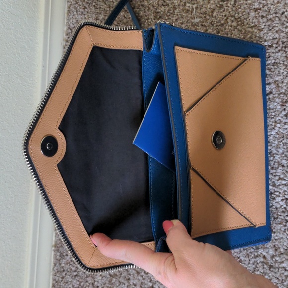 NWOT REBECCA MINKOFF MINI MARLOWE NAVY TAN BLACK CROSSBODY PURSE HANDBAG - Picture 5 of 7